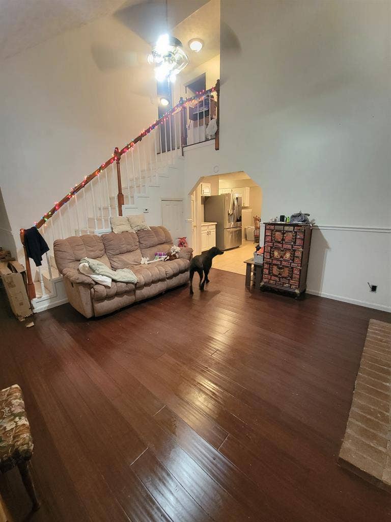 ISO roommate (female) $