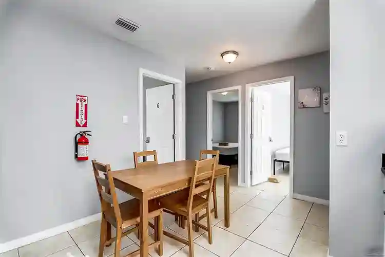 6 BR in Tampa