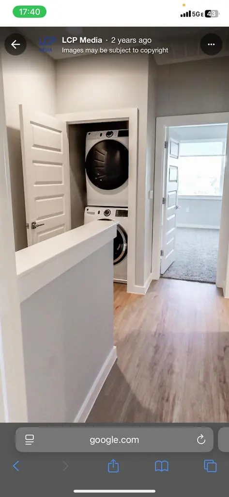 LOOKING FOR CHILL ROOMIE