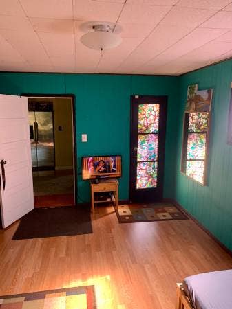 Private entrance room! Eagle rock