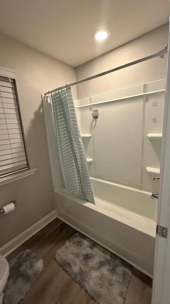 Available room for rent