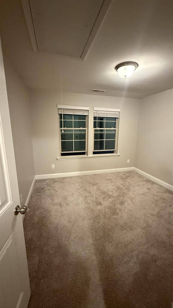 Available room for rent