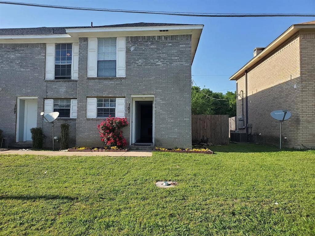 2 BR in Fort Worth