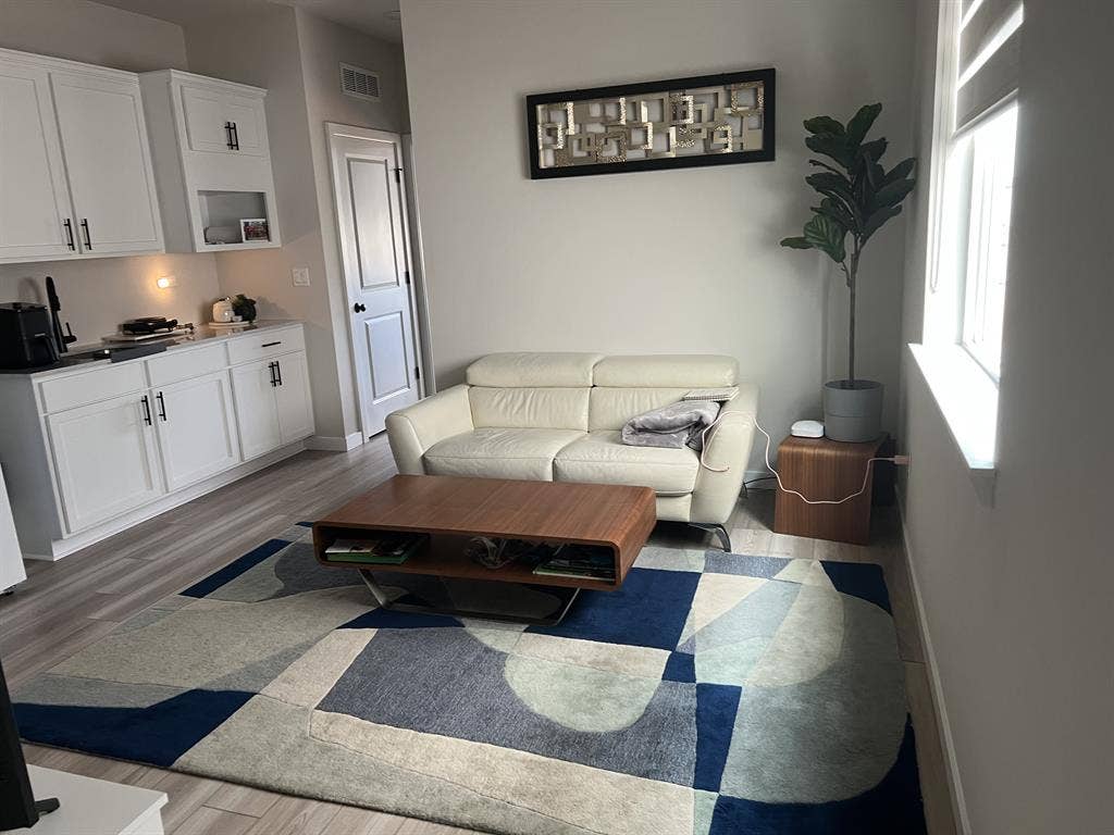 Fully Furnished utilities included