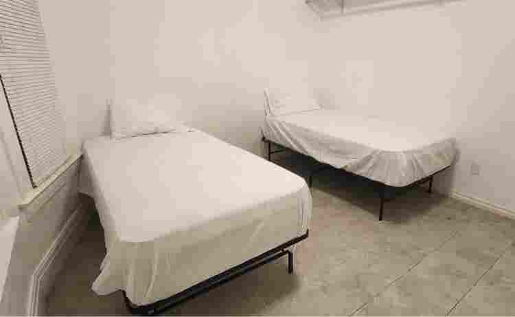 2 PRIVATE ROOMS FOR RENT