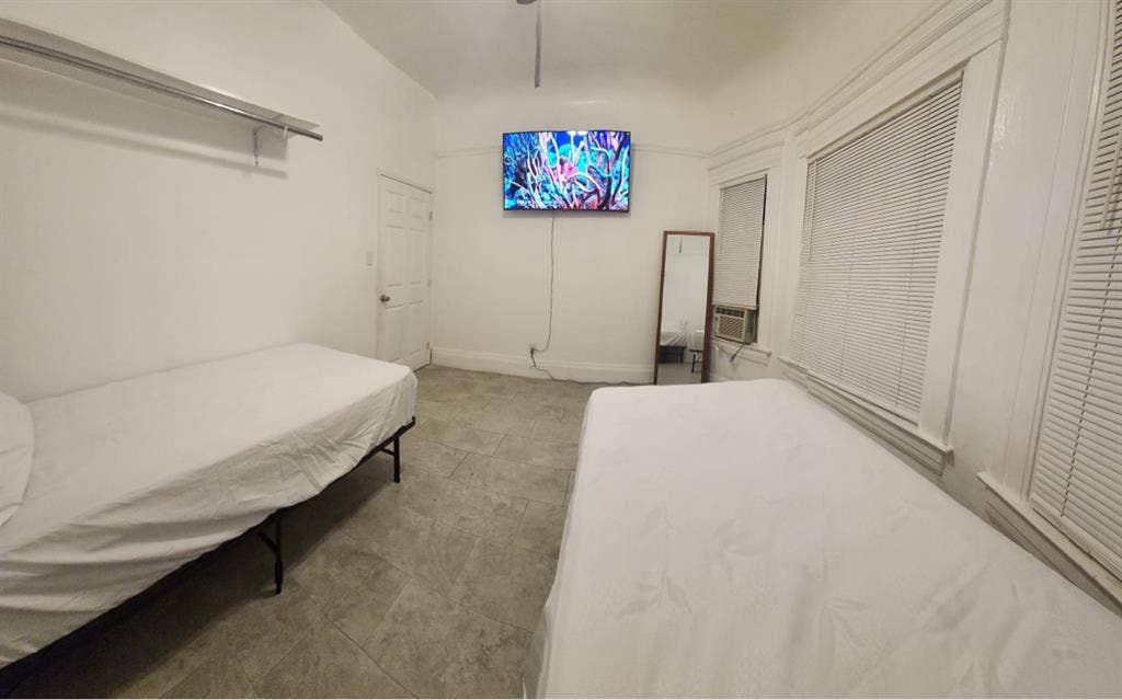 2 PRIVATE ROOMS FOR RENT