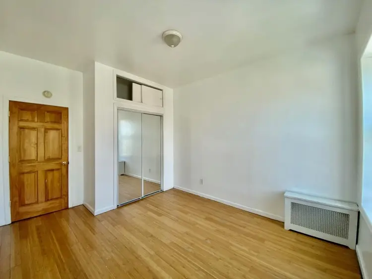 Bed-Stuy apartment with cafe downst