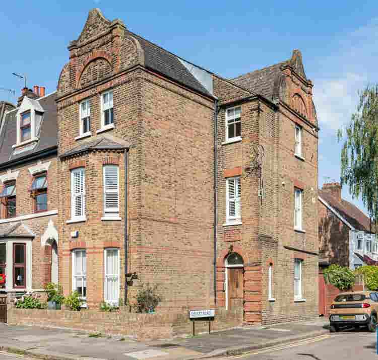 Nicely furnished room Muswell Hill