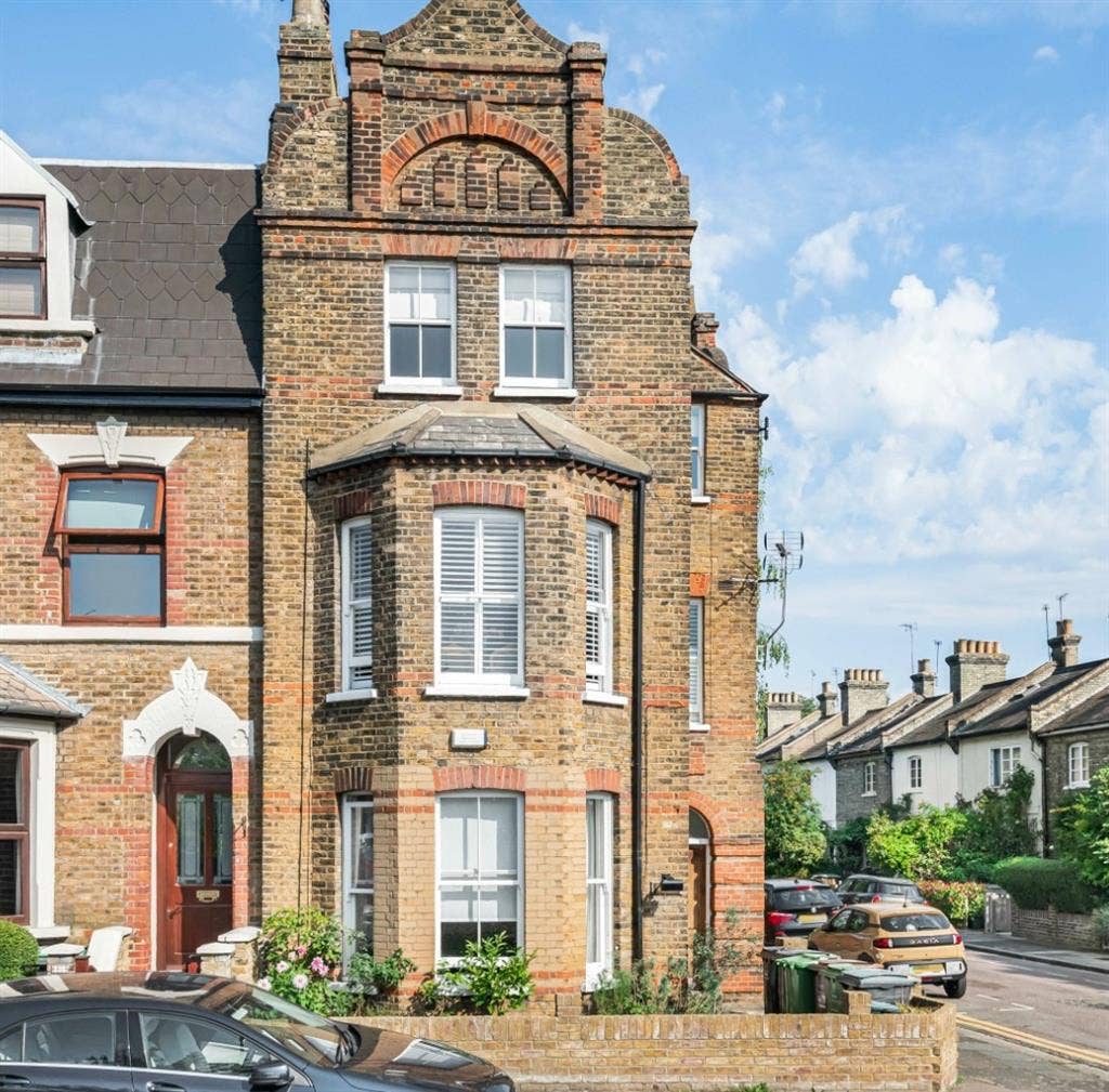 Nicely furnished room Muswell Hill