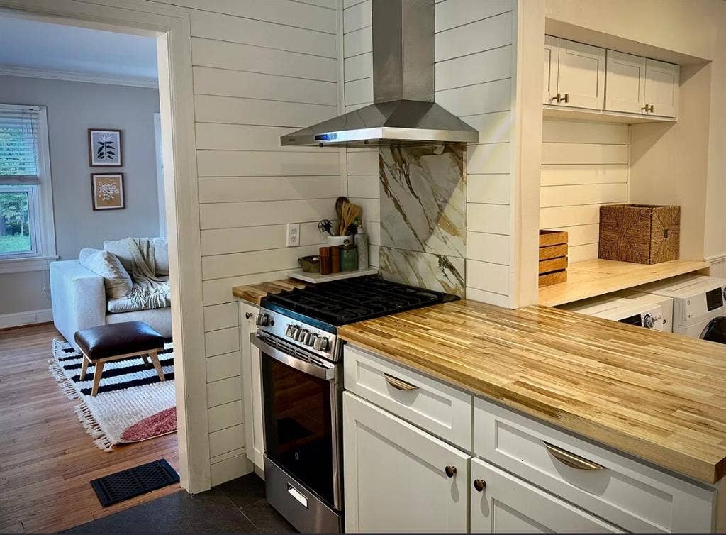 Female roomate wanted in SoKnox!