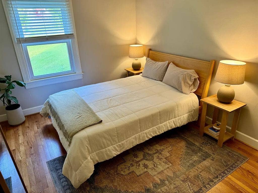 Female roomate wanted in SoKnox!