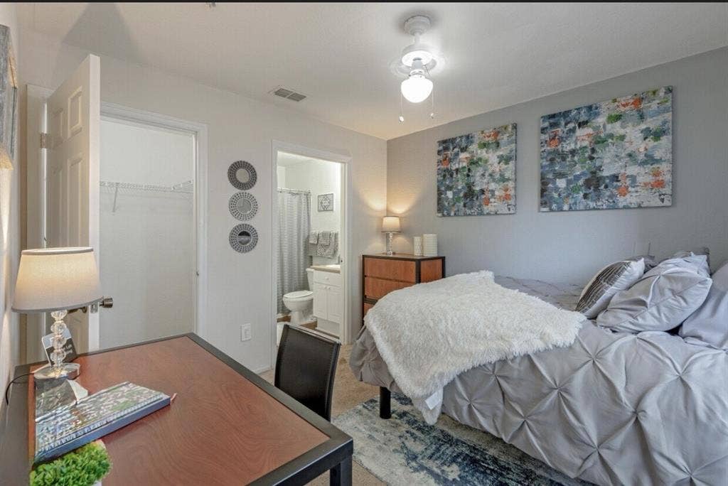 URGENT RELET GIRLS ONLY