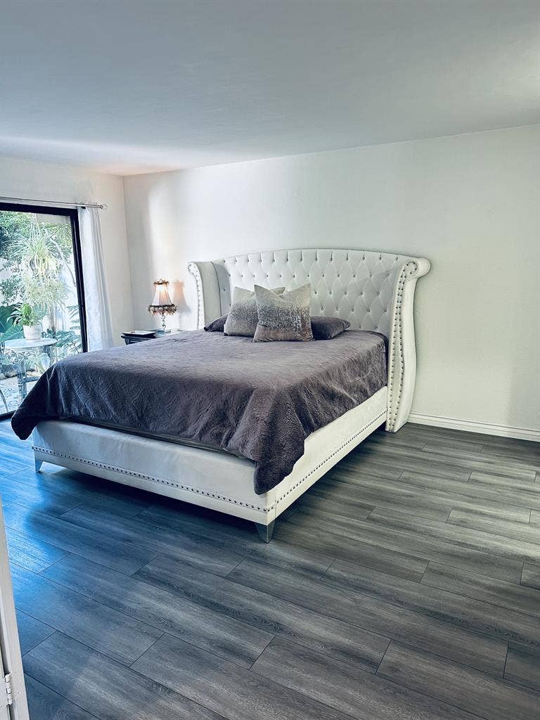 Private entrance Primary LARGE room