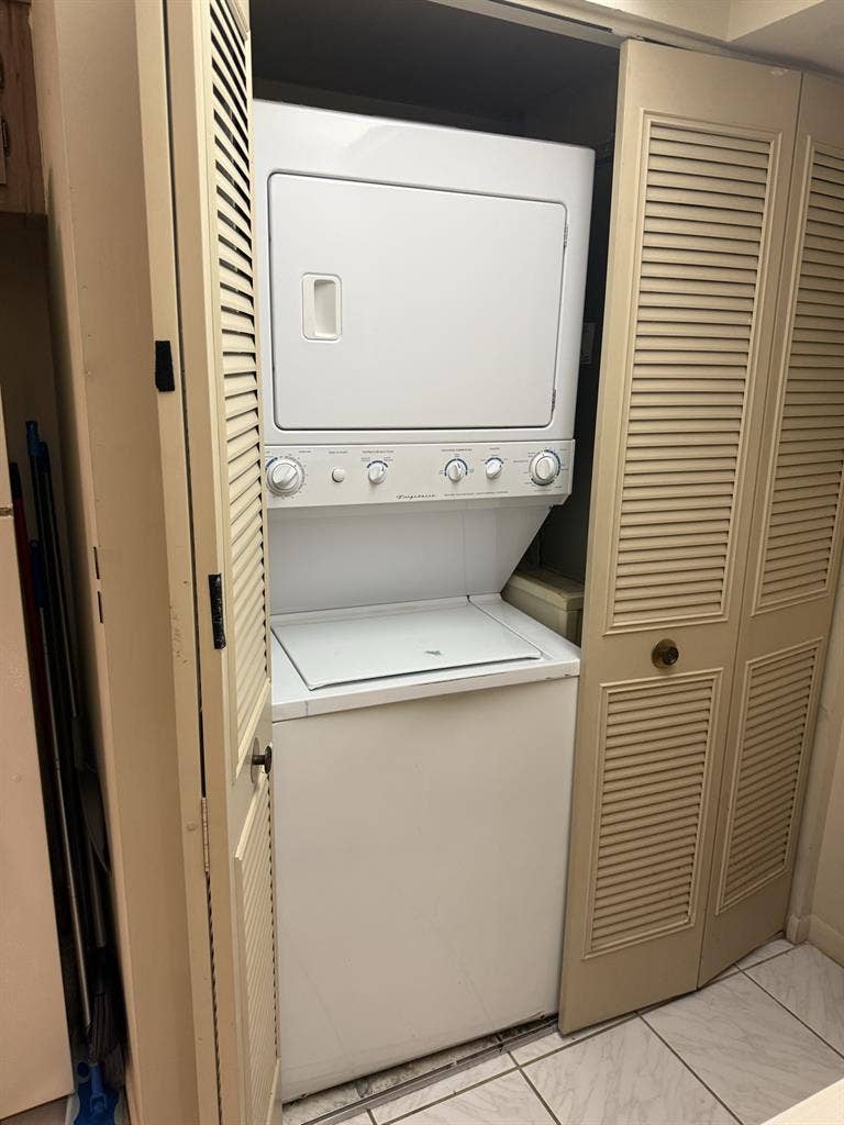 Room for rent in Greenacres