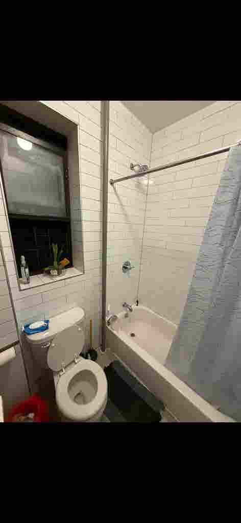 Large room in Crown Heights !!!