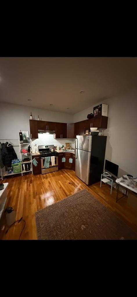 Large room in Crown Heights !!!