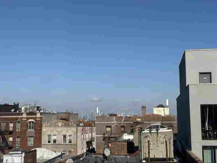 Large room in Crown Heights !!!