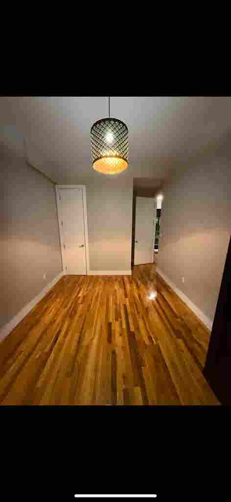 Large room in Crown Heights !!!