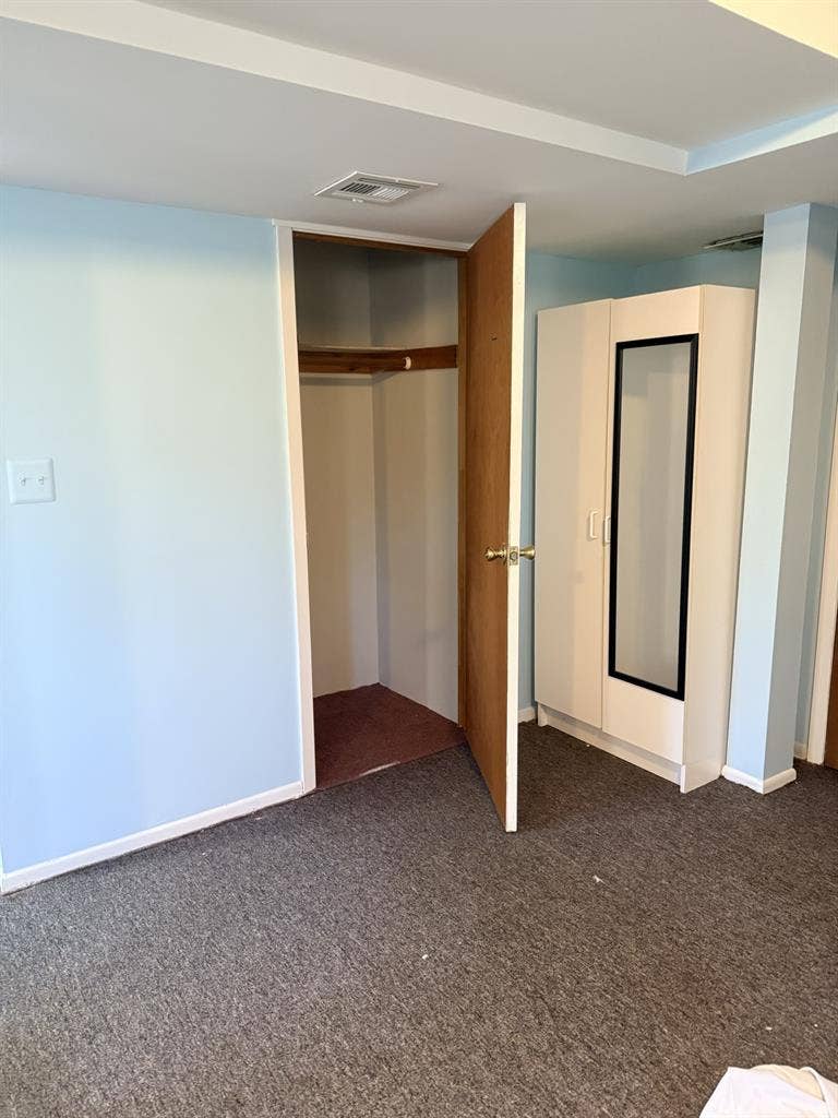 Studio Apart in a home w/driveway