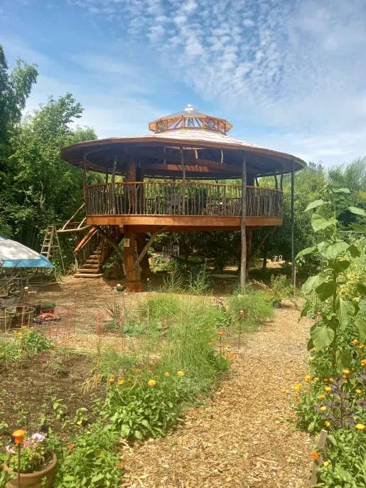 Room in 3br. ecovillage apartment