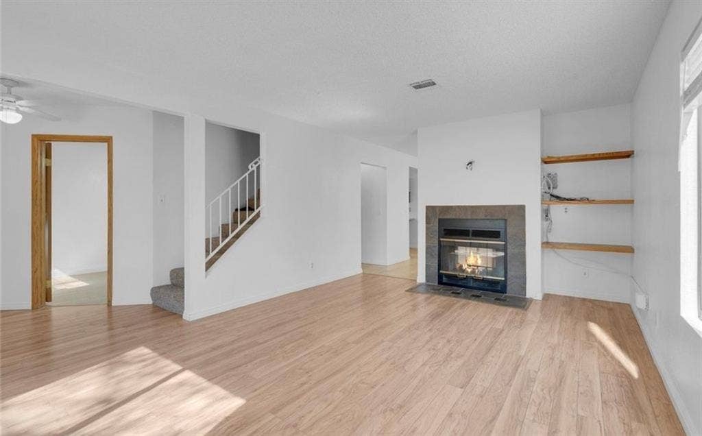 Looking for Roommates