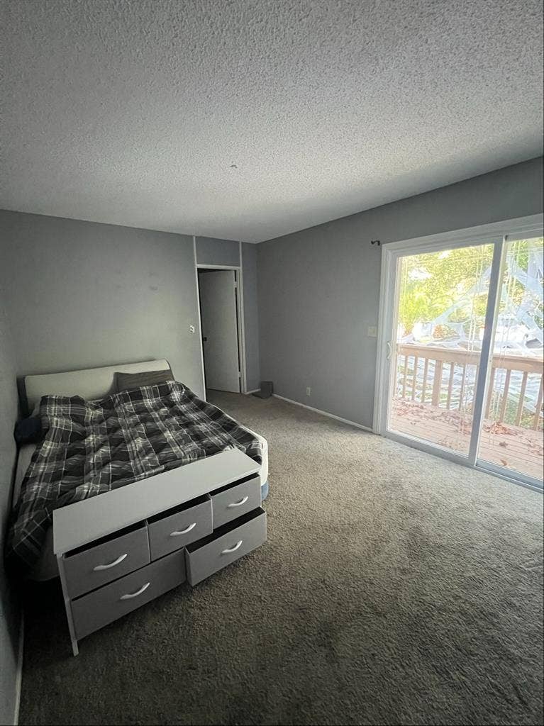 Seeking roommate in Fullerton house