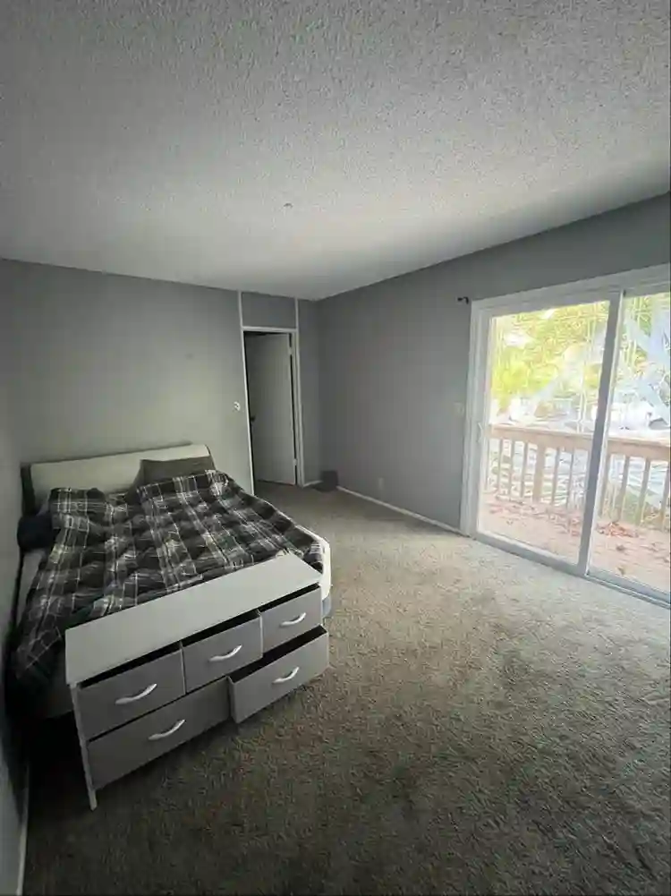 Seeking roommate in Fullerton house