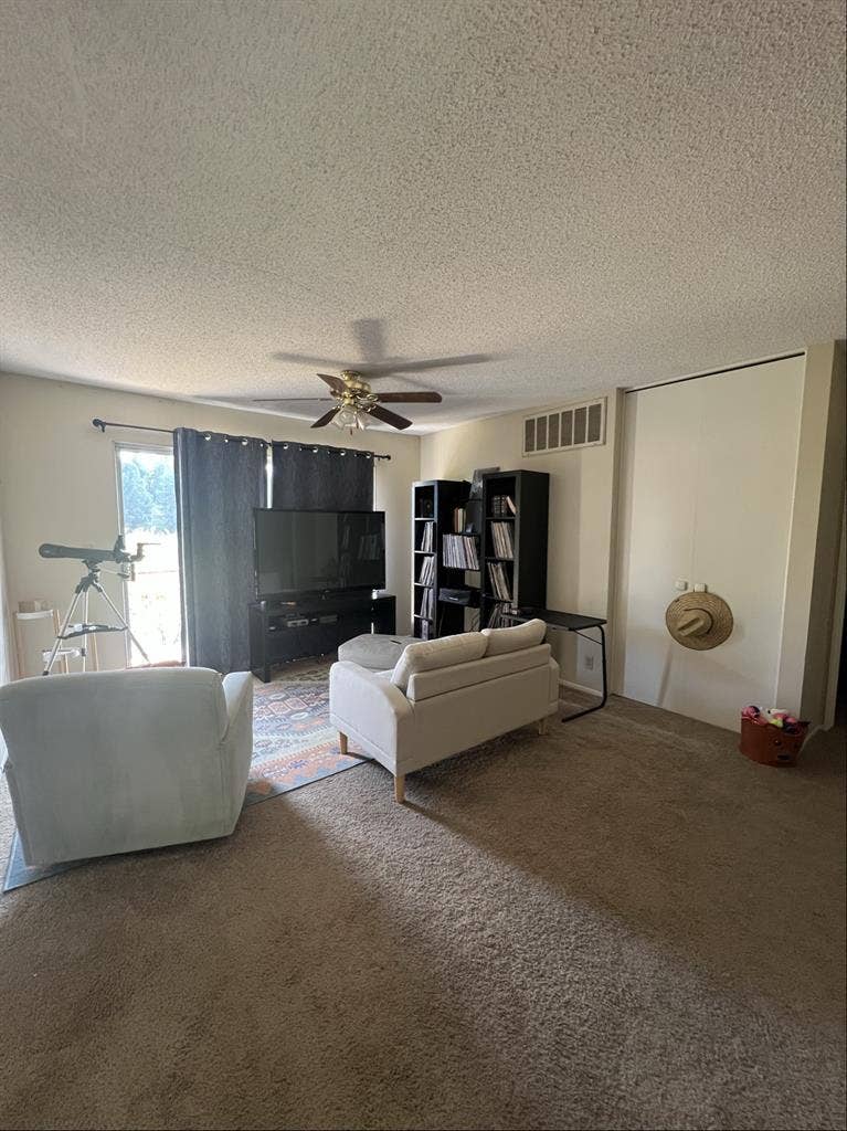 Seeking roommate in Fullerton house