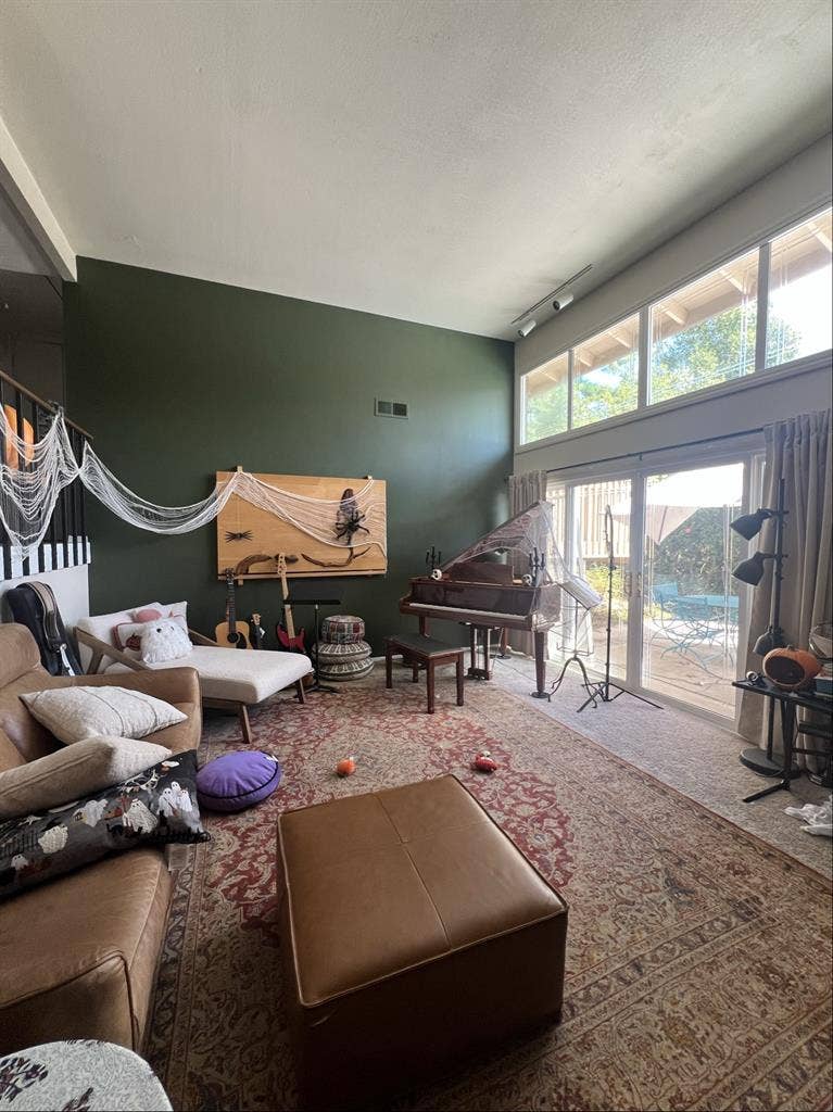 Seeking roommate in Fullerton house