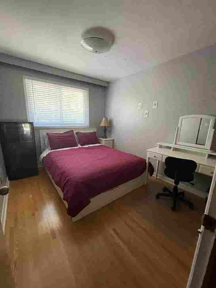 Room for Rent (girls only)