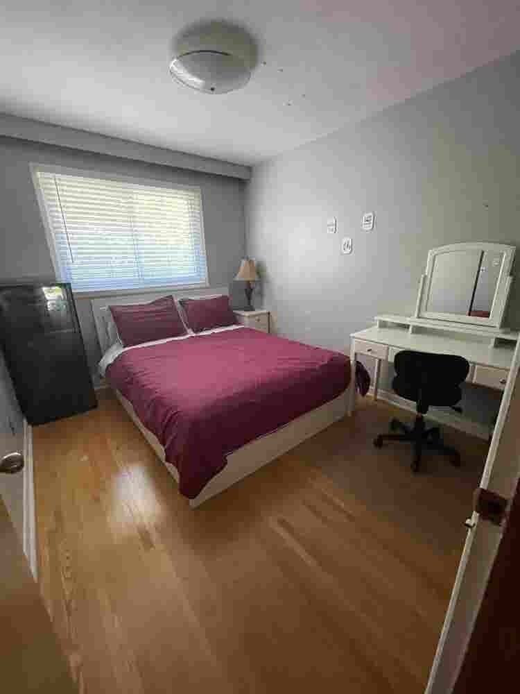 Room for Rent (girls only)