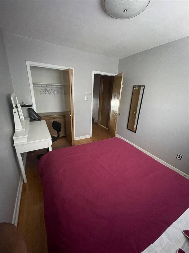 Room for Rent (girls only)