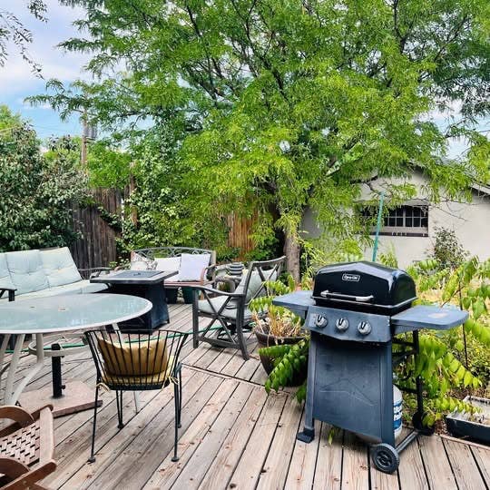 Congress Park Room Available