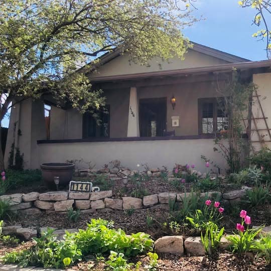 Congress Park Room Available