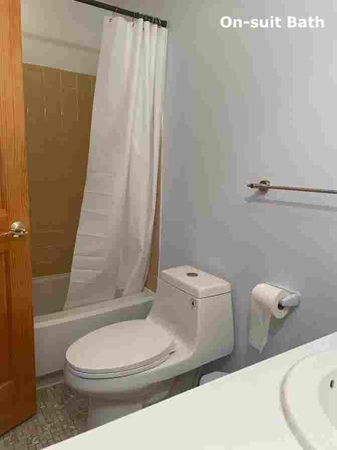 Master Bed w. en-suit Bath