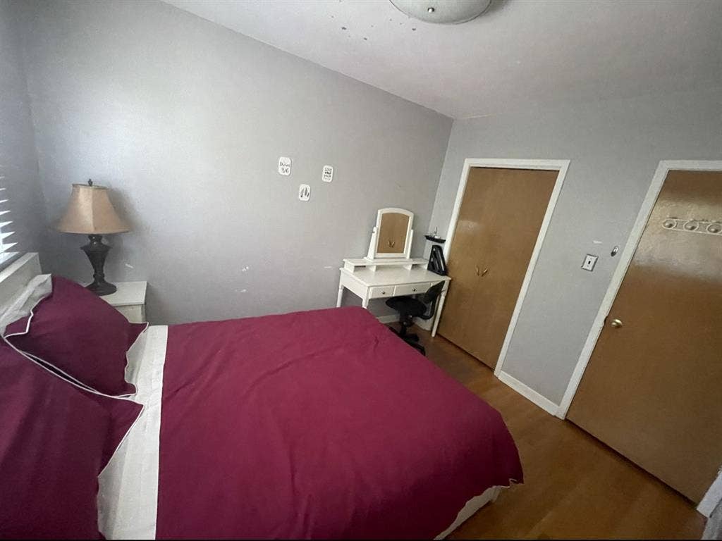 Room in a house for rent-girls only