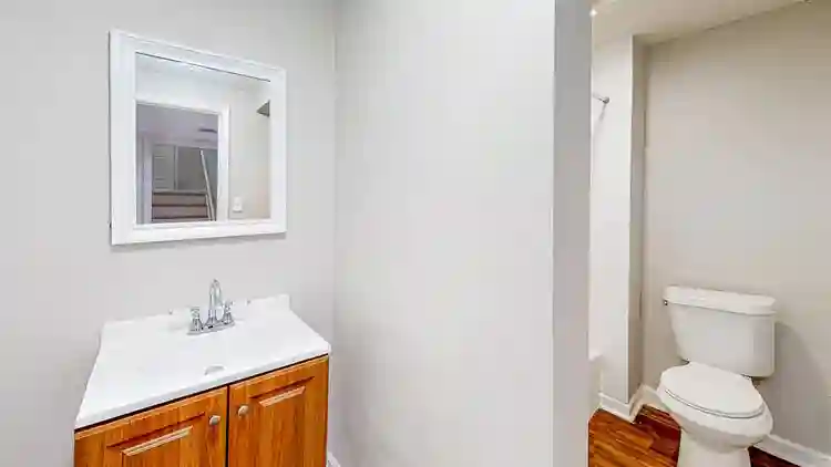8 BR in Riverdale