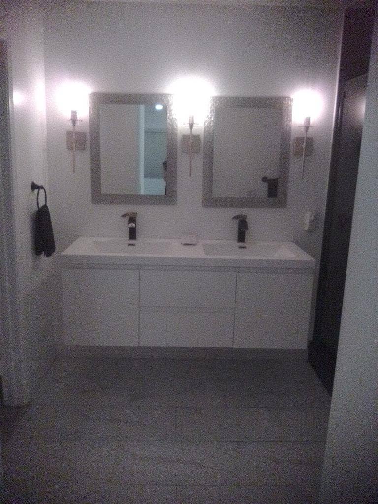 Calabasas master bedroom and bath