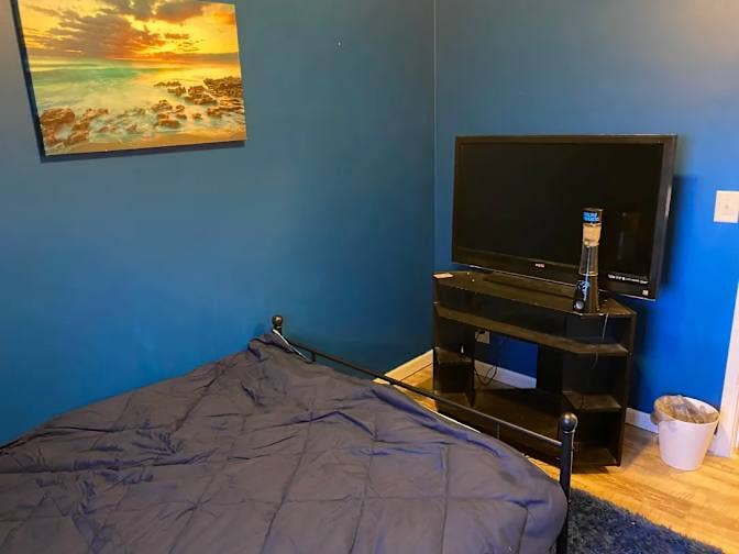 Looking for roommate.