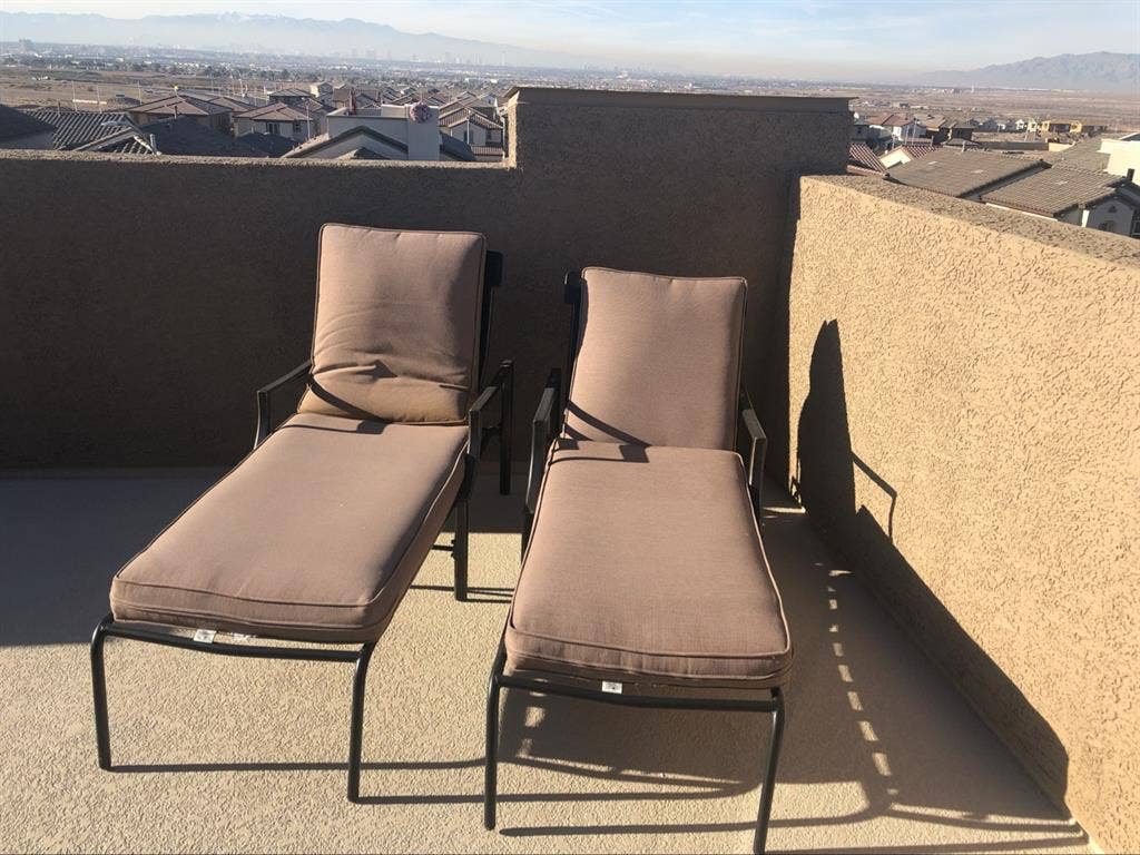 Huge
Studio Apart Private Roof Deck