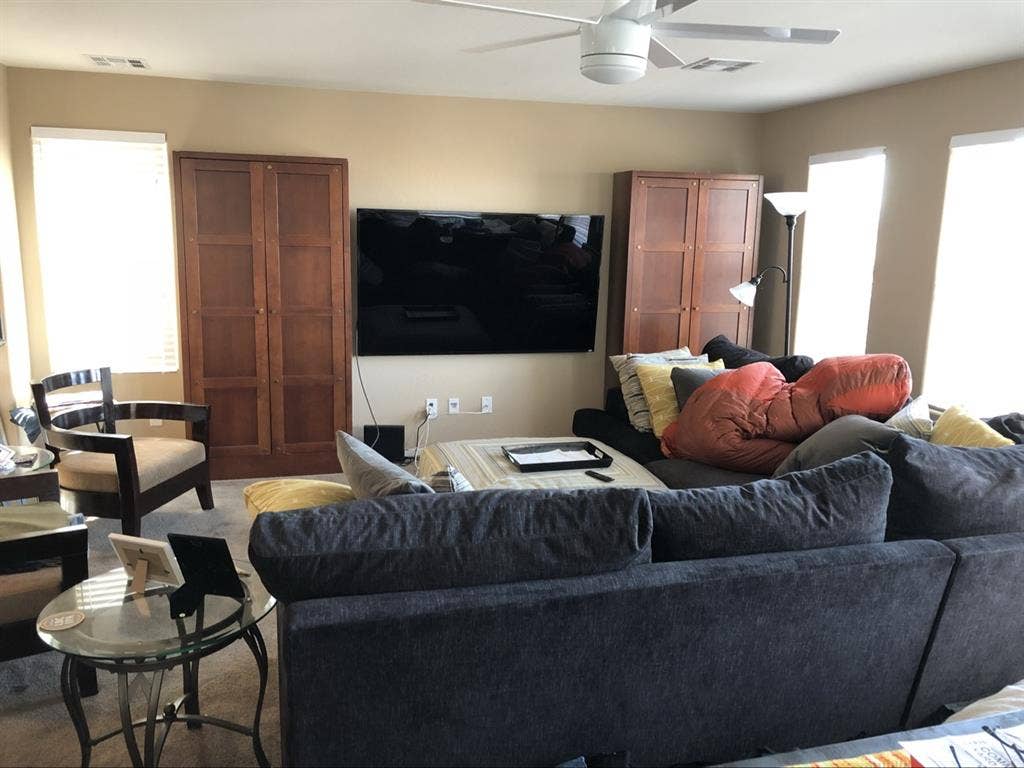 Huge 
Studio Apart Private Roof Deck