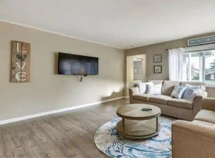 Looking one roommate or rent home