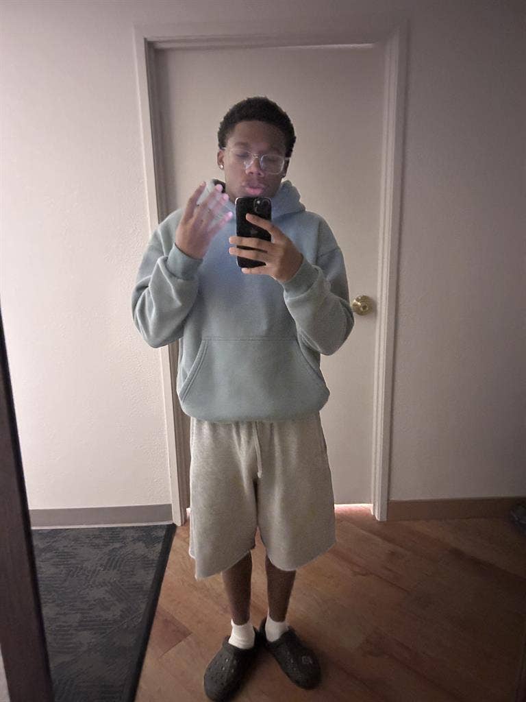 Looking for a roomie in Kirkland