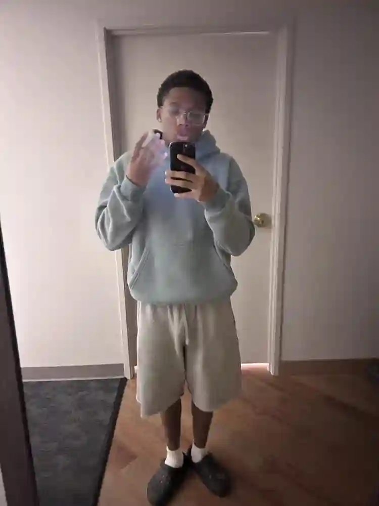 Looking for a roomie in Kirkland