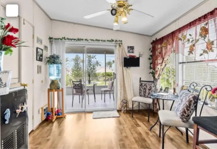 Furnished Queen Room /Private Bath