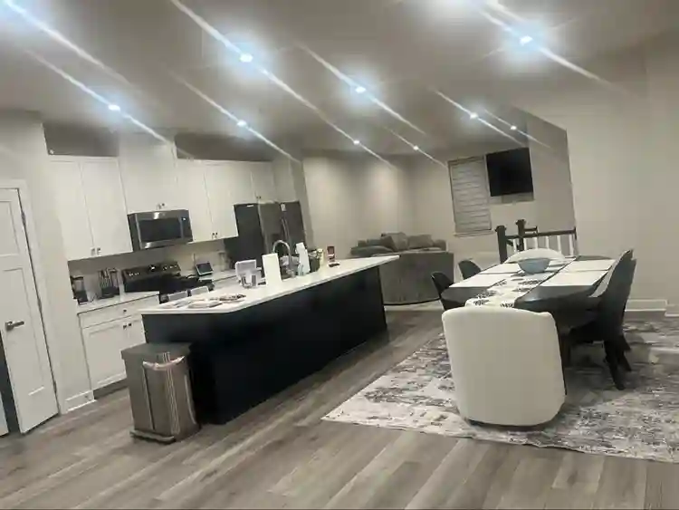 Large Master’s
suite