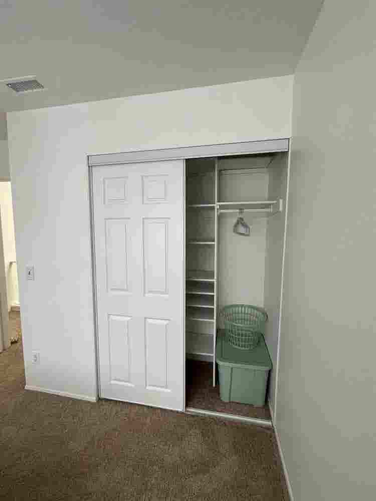 Looking for Female Roomates