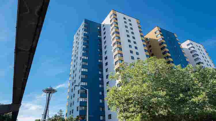 private bed&bath in a huge B