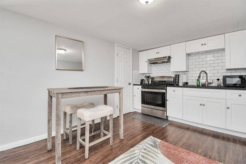 Montrose studio apartment for rent