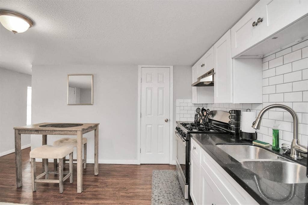 Montrose studio apartment for rent